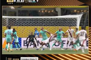 哈蘭德點射打入世俱杯首球！阿坎吉禁區(qū)內被拉倒 VAR介入裁判判點