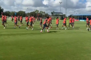 備戰(zhàn)本菲卡！拜仁官方：所有29名球員全部參加今日訓練課