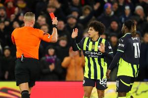 郵報：劉易斯因世俱杯首場吃到紅牌被追加停賽兩場，確認缺戰(zhàn)尤文