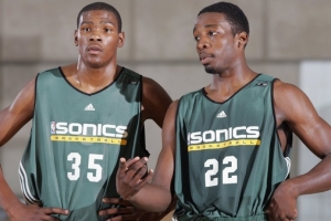 若杰夫-格林續(xù)約留在火箭 他與杜蘭特會(huì)再次成為隊(duì)友