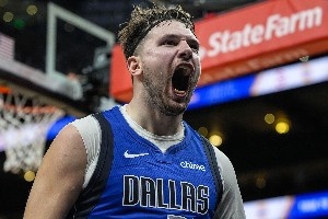 來看近15年季后賽最佳球員！老詹刷屏 小學(xué)生22年逆天改命?