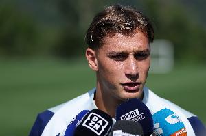 完美開局！皮奧-埃斯波西托國米首秀送助攻，首次先發(fā)斬獲處子球