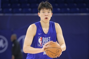 徐靜雨：預(yù)計(jì)開(kāi)拓者會(huì)在楊瀚森身上投入重大的培養(yǎng)資源