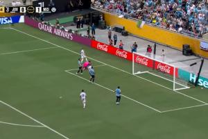 尤文快速扳平！埃德森開(kāi)球失誤，庫(kù)普梅納斯斷球后破門(mén)