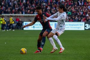 意媒：羅馬開(kāi)價(jià)1500萬(wàn)歐求購(gòu)后衛(wèi)德溫特，熱那亞要價(jià)3000萬(wàn)