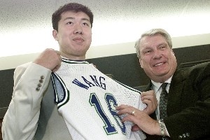 小楊16號球衣已上架同號碼5位名人堂 大郅加嫂佩賈眾星云集