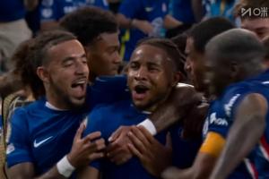 會(huì)是絕殺嗎？恩昆庫補(bǔ)射破門，切爾西加時(shí)2-1領(lǐng)先本菲卡！