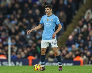 機(jī)會(huì)寥寥21歲胡桑諾夫加盟曼城半年踢10場(chǎng)，世俱杯出場(chǎng)61分鐘