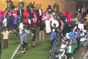 新月逆轉(zhuǎn)曼城進(jìn)8強(qiáng)，球隊(duì)主席賽后走進(jìn)場(chǎng)內(nèi)逐一擁抱新月球員