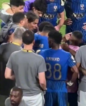 兇神惡煞+歇斯底里小因扎吉向球員布置怎么踢曼城，極其激動