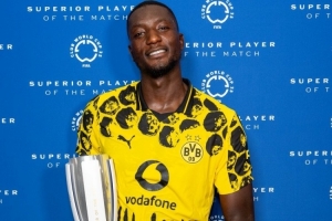 梅開二度！吉拉西當(dāng)選多特vs蒙特雷全場(chǎng)最佳球員