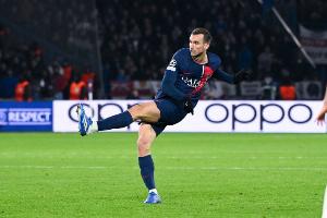 法媒：法比安流感&金彭貝腳疼均缺席訓(xùn)練，巴黎訓(xùn)練前哀悼若塔