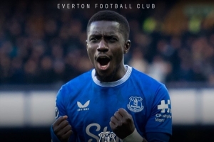 官方：埃弗頓與35歲中場(chǎng)蓋耶續(xù)約至2026年6月 含1年續(xù)約選項(xiàng)