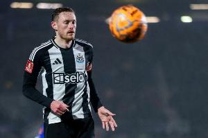 記者：利茲聯(lián)1200萬英鎊報價朗斯塔夫，接近與紐卡達成協(xié)議