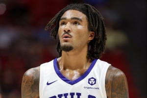 中規(guī)中矩！席菲諾三分4中0拿到7分7助2斷1帽