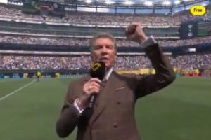 點燃全場熱情！世俱杯半決賽前，美國著名播音員邁克爾-巴佛現(xiàn)身