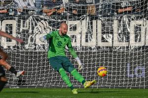 意媒：那不勒斯再次追求都靈28歲門將瓦尼亞，曼聯(lián)&利茲聯(lián)也有意