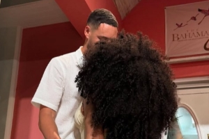 官宣！克萊曬親吻照 證實(shí)與馬冬梅相戀