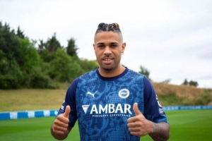 官方：前皇馬前鋒馬里亞諾隨阿拉維斯一線隊(duì)訓(xùn)練