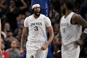 噶蹦脆！獨(dú)行俠三大主力養(yǎng)傷ing：歐文、濃眉、萊夫利