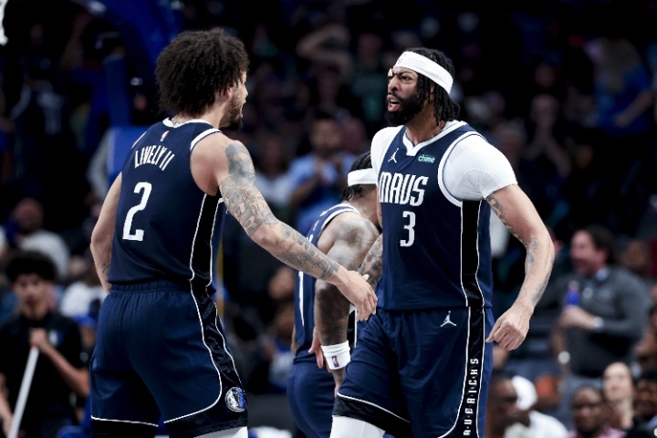 獨(dú)行俠傷兵+1！Stein：萊夫利近期接受了右腳手術(shù)&穿上保護(hù)靴