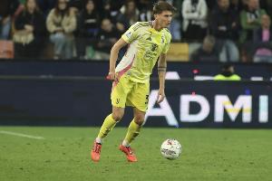 天空：紐卡考慮引進22歲尤文后衛(wèi)薩沃納，也仍有意斯卡爾維尼