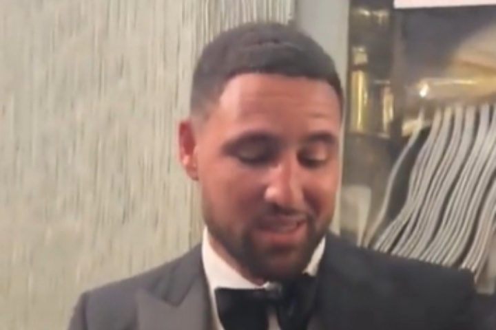 連吃帶拿克萊炫耀女友贈送的30萬美元的手表！