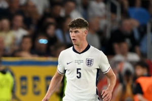 英媒：利物浦密切關(guān)注圖盧茲22歲中衛(wèi)克雷斯韋爾