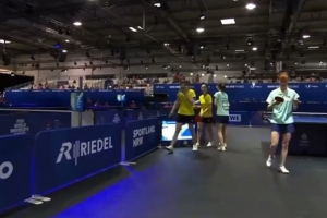 韓菲兒/王曉彤擊敗楊屹韻/趙尚，奪得大運(yùn)會(huì)乒乓球女雙金牌