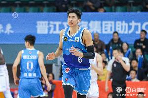 直播吧：鄒陽向福建隊(duì)承諾近期會(huì)續(xù)約 福建隊(duì)提供的薪水有競(jìng)爭(zhēng)力