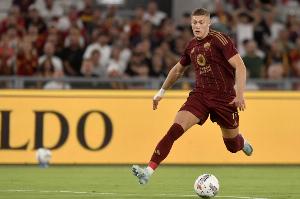 英媒：利茲聯(lián)有意羅馬前鋒多夫比克，目前尚未提出報(bào)價(jià)