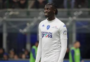 尼昂：19年時(shí)接近加盟馬賽，當(dāng)時(shí)中國(guó)俱樂部為我開稅后年薪1000萬