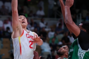 中流砥柱！胡金秋10中9超高效砍20分5籃板 罰球僅9中2需加強(qiáng)