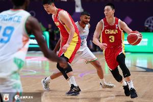 中國(guó)隊(duì)使用更多人員輪換讓主力適當(dāng)休息 希望胡明軒保持進(jìn)攻狀態(tài)