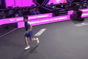 戰(zhàn)勝王楚欽！張本智賽后脫衣瘋狂慶祝，并且亮出球衣！