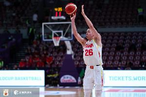 攻防兩端存在感十足！媒體人：人人都愛朱俊龍