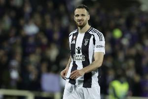 虛驚！熱身賽加蒂主動(dòng)要求換人&一瘸一拐離場(chǎng)，圖多爾：只是抽筋