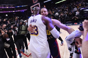 新賽季里程碑觀察：老詹沖擊多項(xiàng)第一 庫里5千三分 杜&登得分攀升