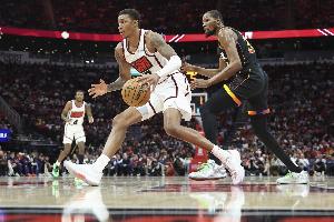 美記：杜蘭特的到來可能限制賈巴里的發(fā)揮 37歲的他出勤率也存疑