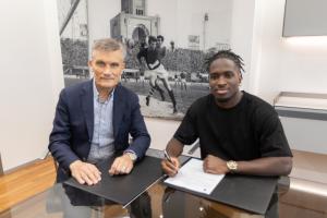 與拉比奧特斗毆離隊(duì)!官方：博洛尼亞1950萬歐簽馬賽前鋒喬納森-羅