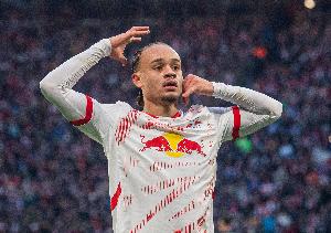 阿斯：熱刺有意簽下哈維-西蒙斯，如果交易未成他們將轉(zhuǎn)向盧克曼