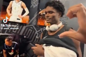 真調(diào)皮！阿門晃開女子&拒絕比心 多米尼克-巴洛還給了個掩護(hù)