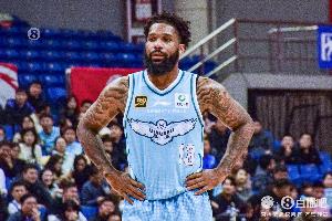 媒體人：此前效力于青島男籃的外援鮑威爾將加盟山東