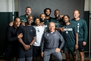 都是校友！太陽老板&追夢&小喬&蒂爾曼等人返校參加籃球活動