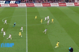 大跌眼鏡！托莫里弧線球精準(zhǔn)制導(dǎo)，希門(mén)尼斯停球過(guò)大浪費(fèi)絕佳機(jī)會(huì)