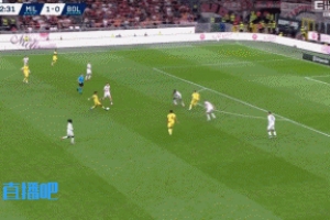 希門(mén)尼斯單刀晃過(guò)門(mén)將，結(jié)果近乎空門(mén)機(jī)會(huì)直擊立柱！