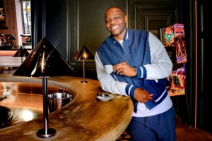 退役后迅速轉(zhuǎn)行！曼丹達(dá)成為電視解說(shuō)嘉賓，作為專家點(diǎn)評(píng)歐冠比賽