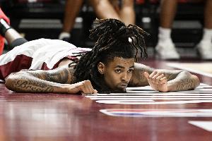 上賽季G聯(lián)盟場均18.6分5.9板！Spears：76人簽下了埃莫尼-貝茨