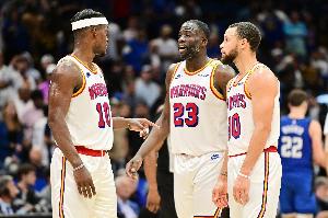 科爾：庫里&巴特勒&追夢季前賽首戰(zhàn)大概打15分鐘 明天做對抗訓(xùn)練