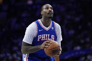 還是那個(gè)籃板癡漢！德拉蒙德3中3&三分1中1拿7分 搶下10個(gè)籃板